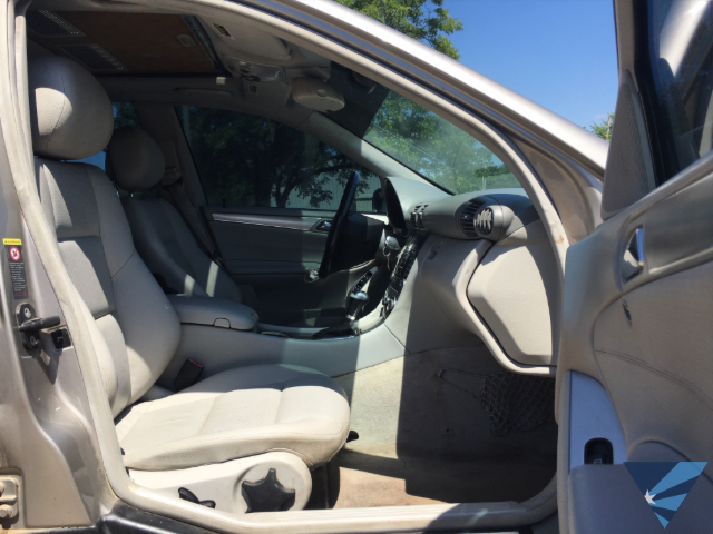 2007 Mercedes interior passenger side